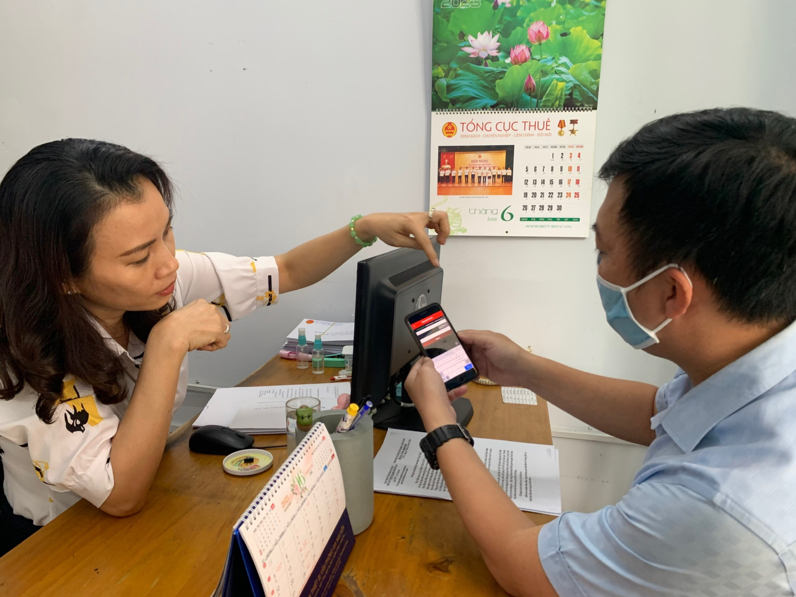 Hướng dẫn đơn giản về chứng từ khấu trừ thuế TNCN: Những điều bạn cần biết